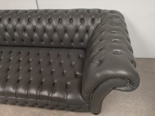 CANAPE CHESTERFIELD CUIR GRIS