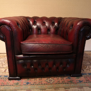 Fauteuil club chesterfield cuir rouge antique