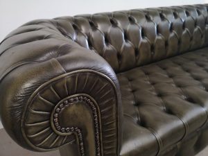 CANAPE CHESTERFIELD CUIR VERT