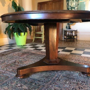 Table guéridon en acajou de style anglais