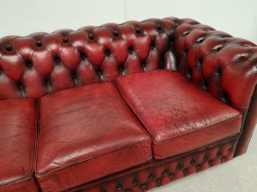 CANAPE CHESTERFIELD ROUGE