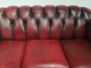 CANAPE CHESTERFIELD CUIR BORDEAUX GALBE