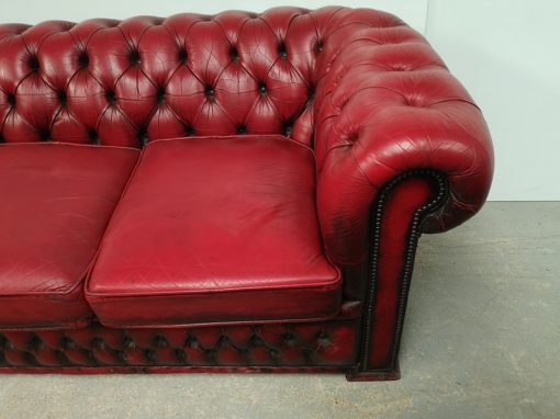CANAPE CHESTERFIELD ROUGE TROIS PLACES