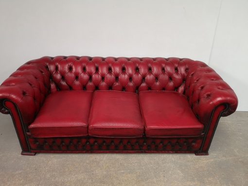 CANAPE CHESTERFIELD ROUGE TROIS PLACES