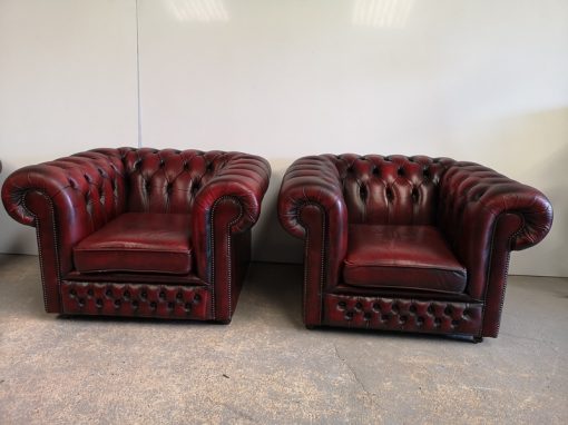 FAUTEUILS CHESTERFIELD CUIR BORDEAUX