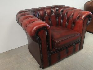 FAUTEUIL CHESTERFIELD CUIR ROUGE