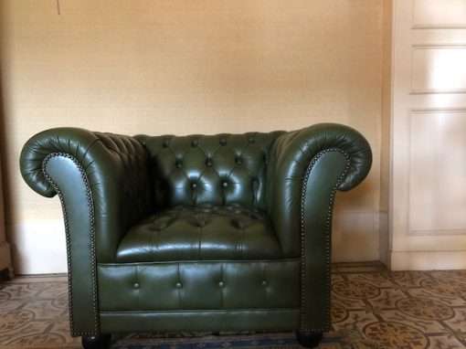 Fauteuil chesterfield vert – Image 2